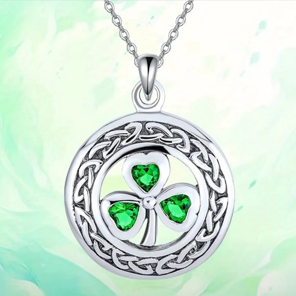 Green Clover Pendant Necklace